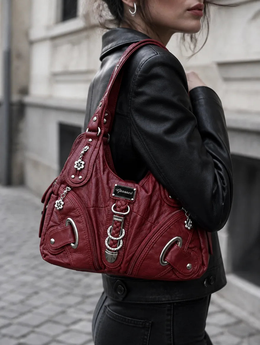 Gessaci_Amelie_102 #Rot_0595-GES-RED_lifestyle_street