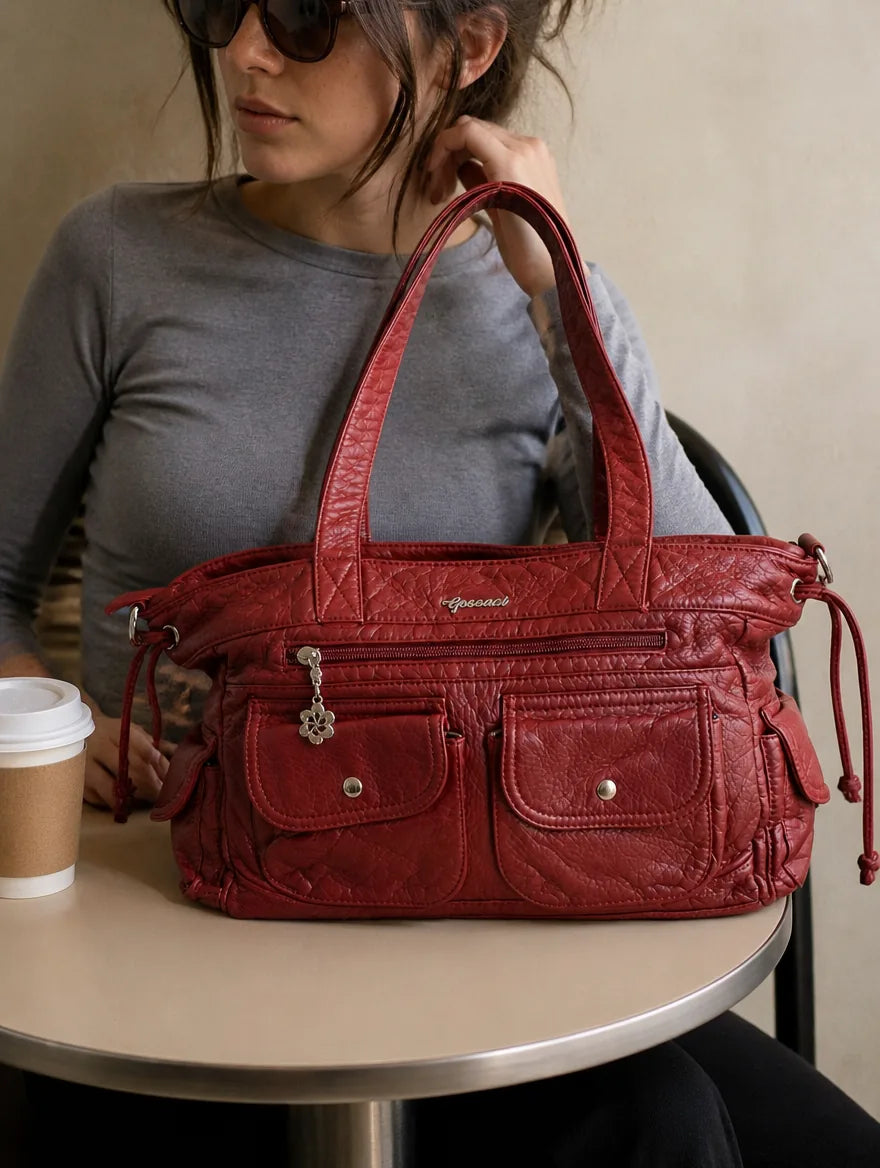 Gessaci_Anna_Rot 102_0674-GES-RED102_lifestyle_public