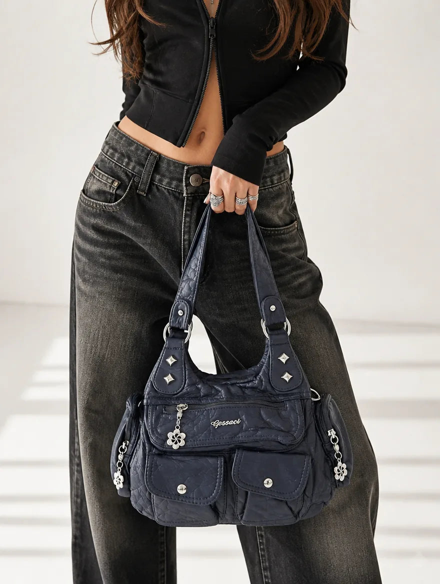 Gessaci_Camila_Blau_0695-GES-BLU_studio2