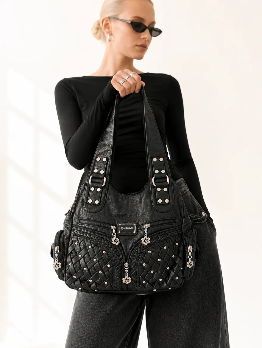 Gessaci_Celeste_Schwarz_0485-GES-BLK_studio2
