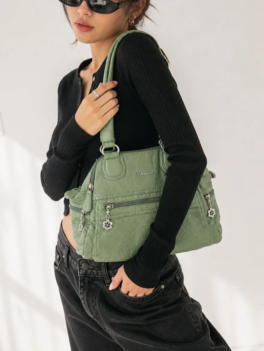 Gessaci_Juliette_Grün_0188-GES-GRE_studio2