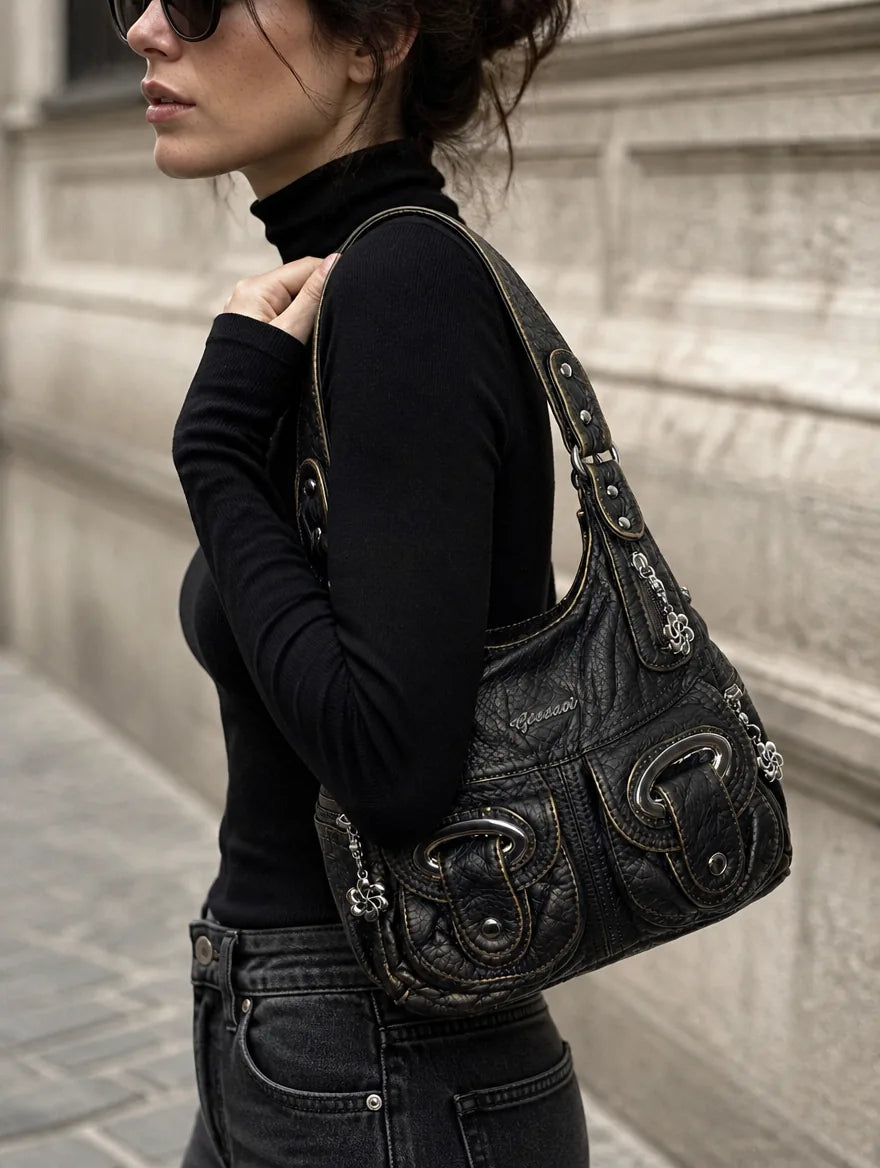 Gessaci_Lena_Lena 0697-GES-BRZ_lifestyle_street