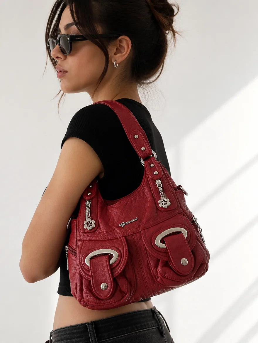 Gessaci_Lena_Rot_0352-GES-RED_studio1