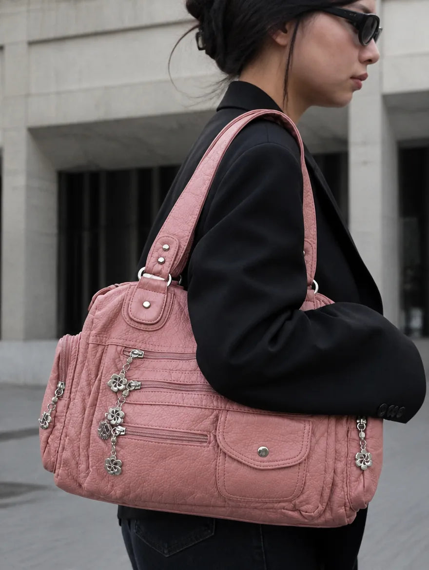Gessaci_Luna_Rosa_0213-GES-ROS_lifestyle_street