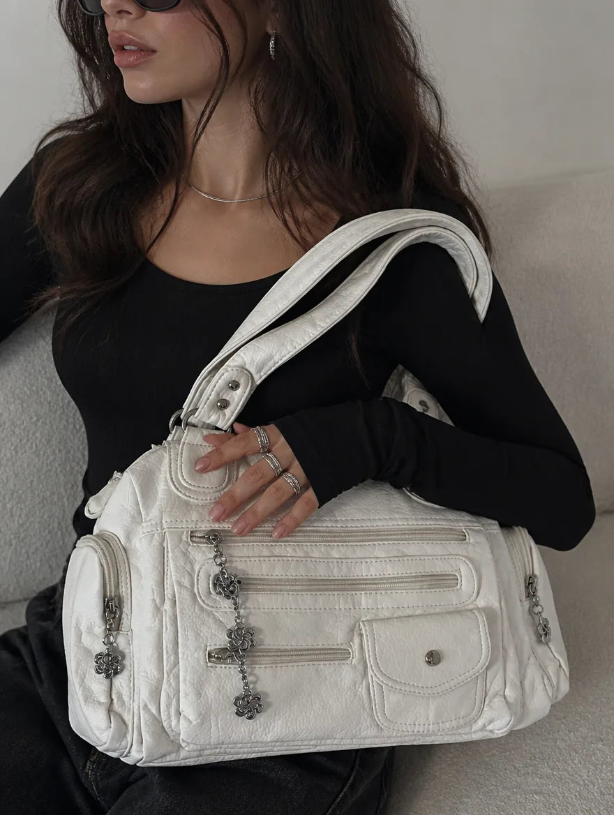 Gessaci_Luna_Weiß_0216-GES-WHT_lifestyle_private