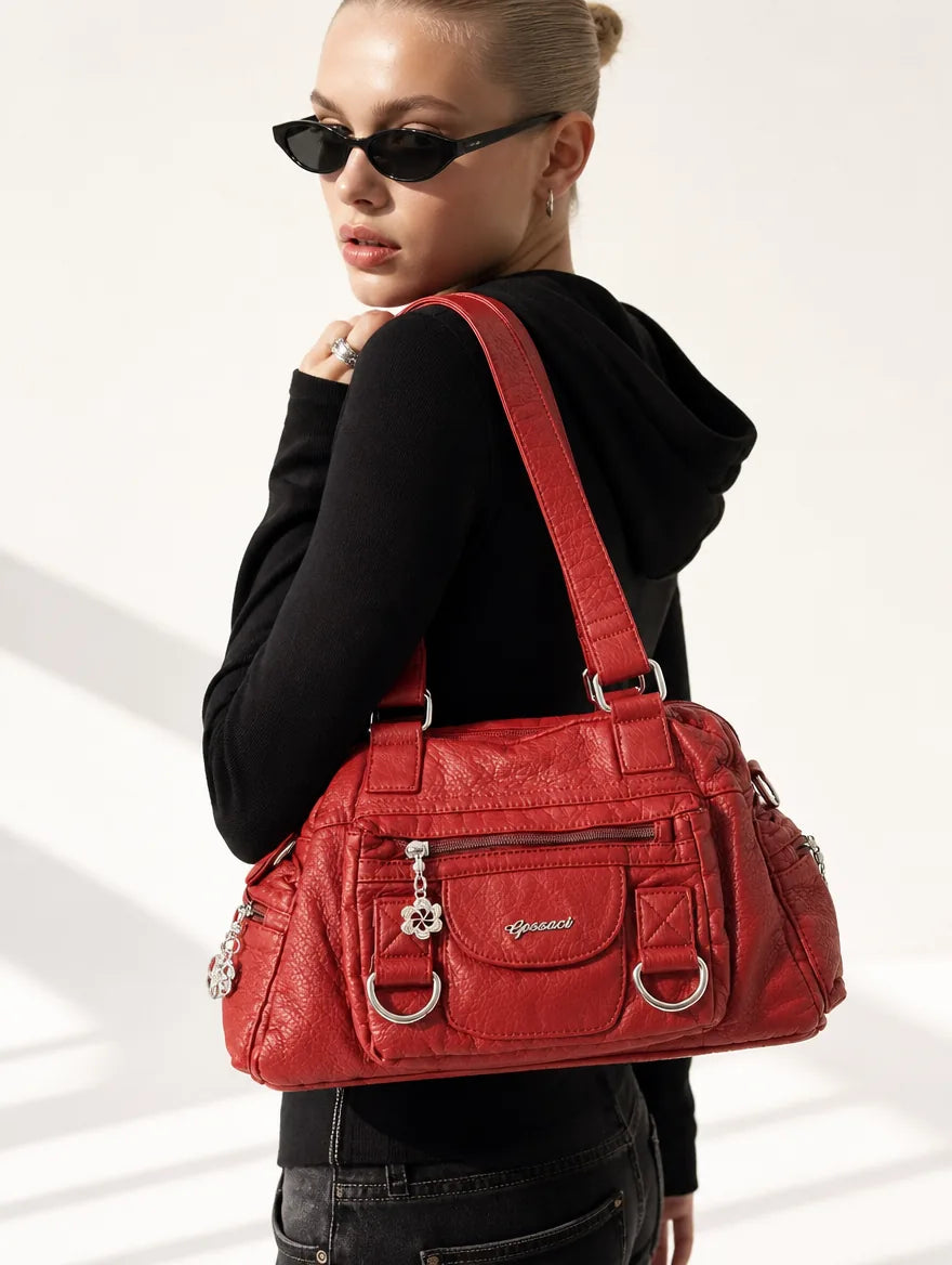 Gessaci_Maya_Rot_0330-GES-RED_studio1