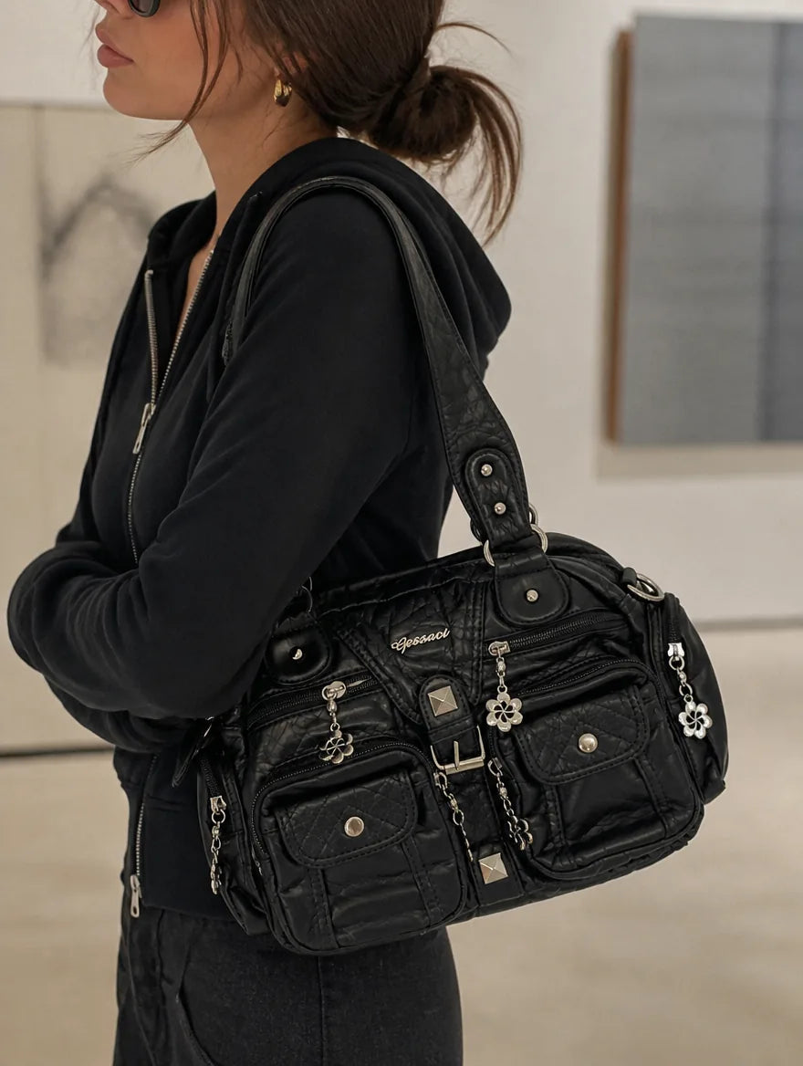 Gessaci_Zaine_Schwarz_0646-GES-BLK_lifestyle_public
