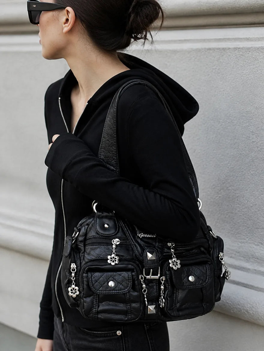 Gessaci_Zaine_Schwarz_0646-GES-BLK_lifestyle_street